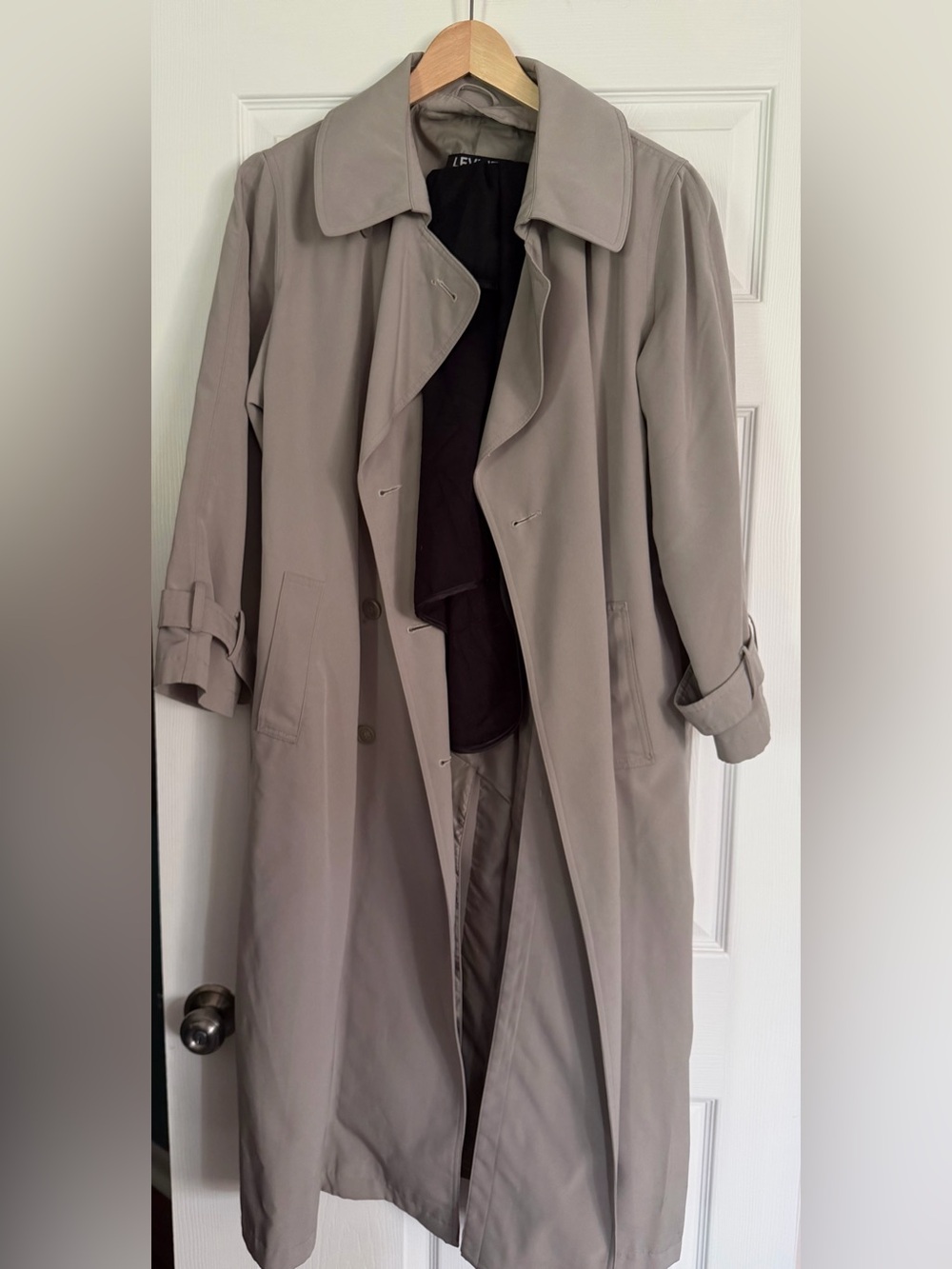 LEVINe Lightweight Trench Jacket in Light Taupe